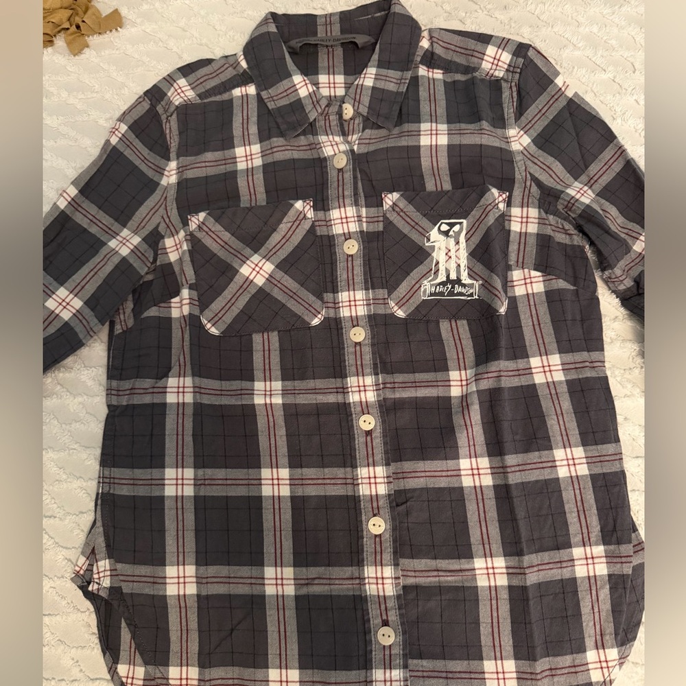 -Harley Davidson Women’s Plaid Button-Up Shirt – Gray & Burgundy HDMC Logo